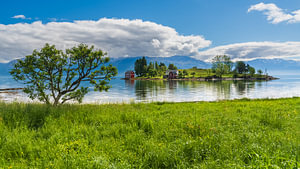 Omaholmen, Hardangerfjord, Vestland, Norwegen