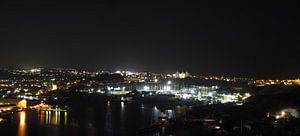 Willemstad, Curacao bij nacht van Atelier Liesjes
