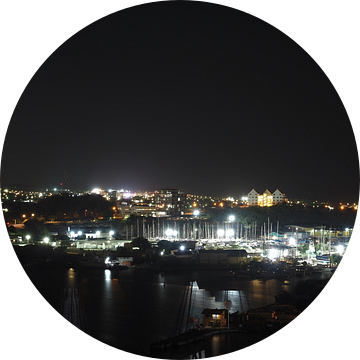 Willemstad, Curacao bij nacht van Atelier Liesjes
