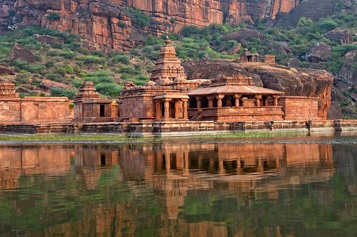 Temple at the lake Agastya in Badami