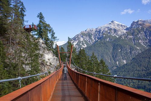 Berg Serles mit Hängebrücke