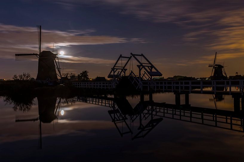 Kinderdijk at Night by Daan Kloeg