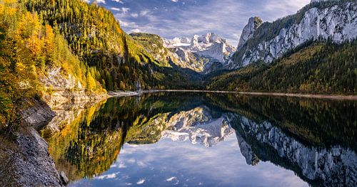 Herfst bij het Gosauer meer en de Dachstein gletsjer