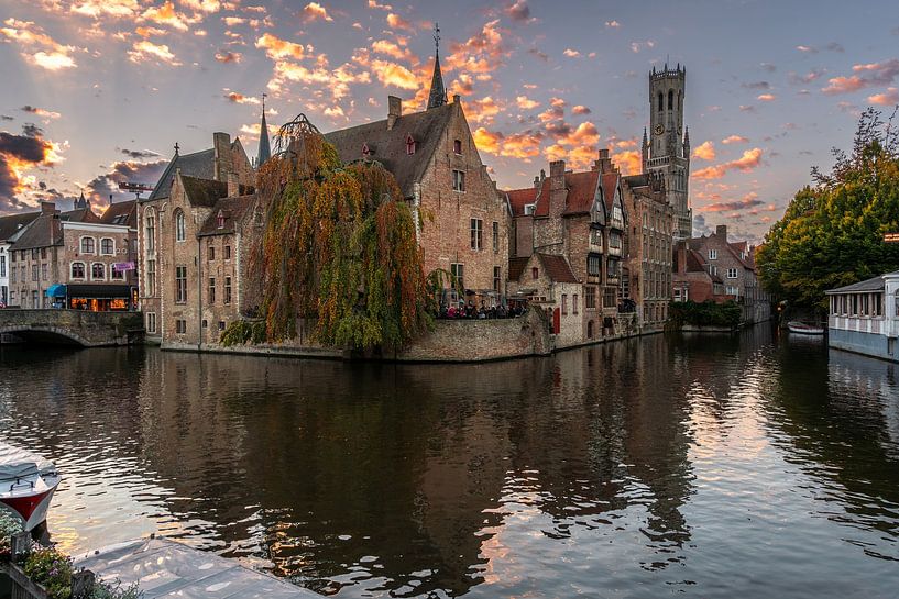 Zonsondergang bij Klein Venetië in Brugge (0216) van Reezyard