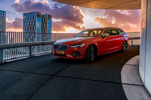 Volvo V90 on the Zuidas