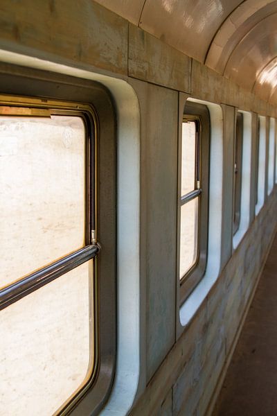 trein wagon spoor raam rail von Mario Driessen