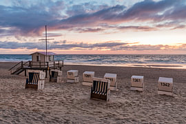Strandkörbe am Strand von Westerland auf der Insel Sylt von Werner Dieterich