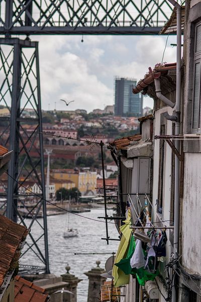 Doorkijkje op de Douro (Porto) van Bibian Been