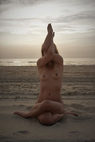nude