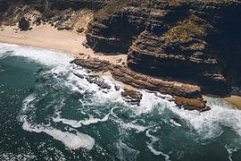 Drone shot van de Zuid Afrikaanse kustlijn bij Kaap de Goede Hoop by Roy de ruiter