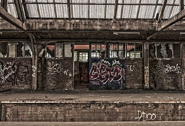 Schiebetüren mit Graffiti von Ans Bastiaanssen