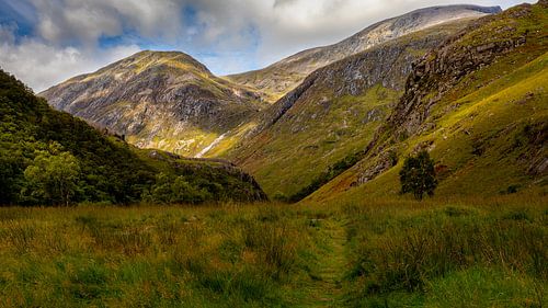 De magnifieke bergen van de Schotse Hooglanden