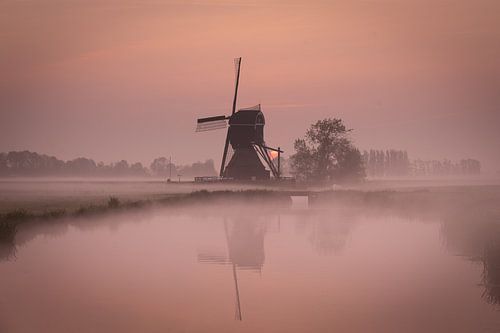 Sonnenaufgang an der Alten Wetering-Mühle von Klazina van den Herik