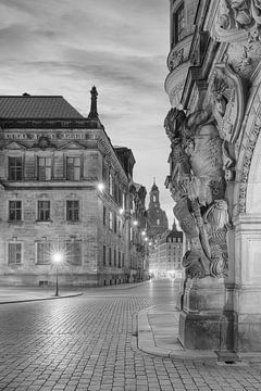 Augustusstraße à Dresde en noir et blanc sur Michael Valjak