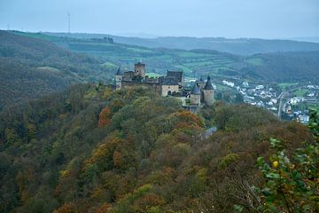 Where time meets season by Albert Kuiper