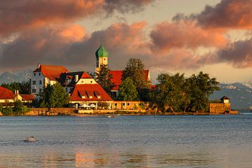 Wasserburg aan de Bodensee bij zonsondergang van Markus Lange