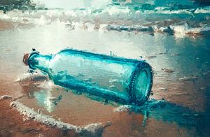 Une bouteille bleue sur la plage
