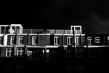 Een zonnige stormige dag in Amsterdam