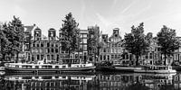 Hausboote in der Prinsengracht in Amsterdam / Schwarzweiss