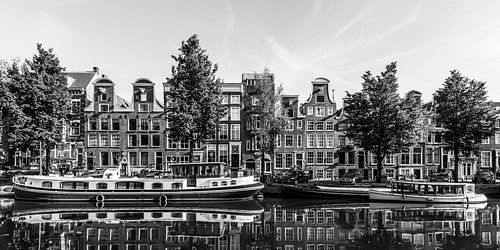 Woonboten aan de Prinsengracht in Amsterdam / zwart-wit