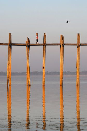 Die Dame auf der Brücke