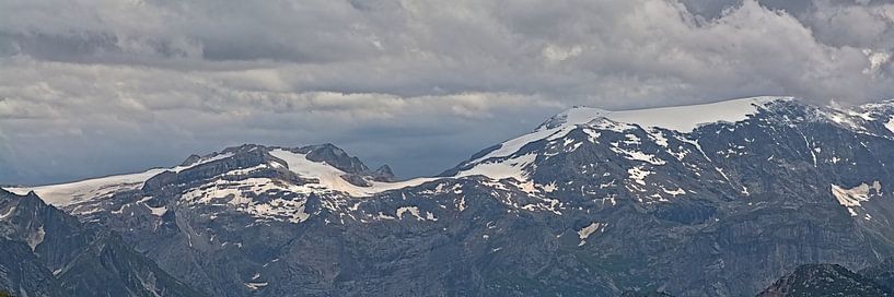 Panorama der Berge mit Gletschern in den französischen Alpen von Kristof Lauwers