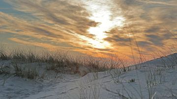 Coucher de soleil vu depuis les dunes sur Ronald Smits