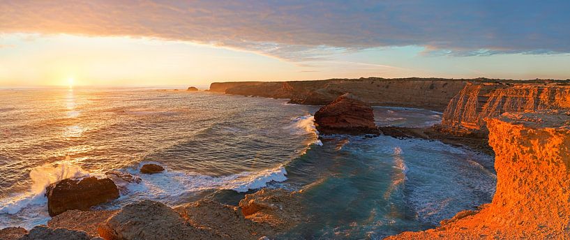 Zonsondergang in het westen van de Algarve Portugal van SusaZoom