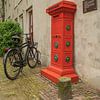 Boîte aux lettres à l'ancienne et vélo à Deventer sur Peter Bartelings