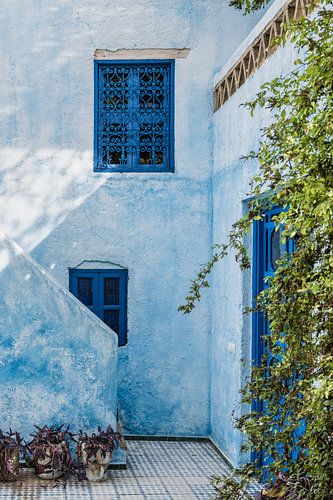 Blue façade in Morocco by Photolovers reisfotografie