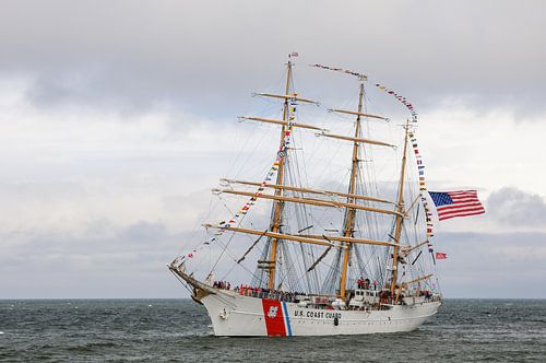 De USCGC Eagle tijdens Sail op Scheveningen 2019 van Fred en Roos van Maurik