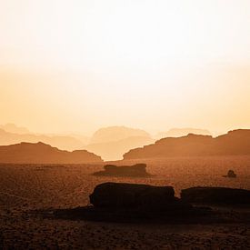 Sonnenuntergang in Wadi Rum, Jordanien von Suzanne Spijkers
