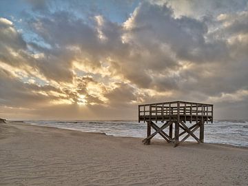 Strand van Sylt bij stormachtig weer van Ralph Rainer Steffens