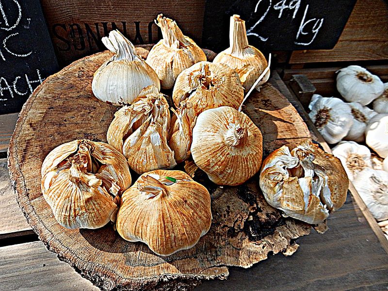 Smoked Garlic by Dorothy Berry-Lound