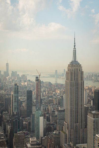 Blick auf das Empire State Building in New York City 2024. von Bart van der Heijden