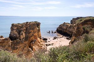 de rotsen van de algarve bij Laos in Portugal