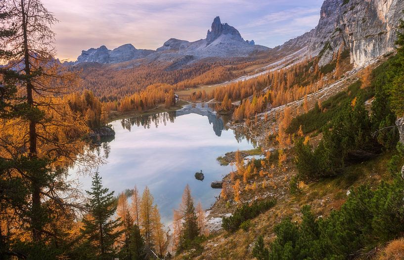 Reflets de beauté : le lac Federa en automne par Olga Ilina