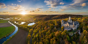 Schloss Marienburg im Herbst