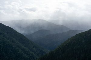 Regen in den Bergen von Rauwworks