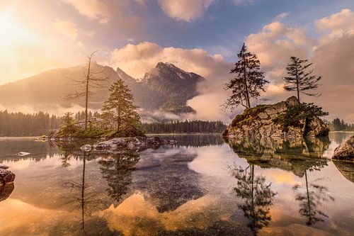 Zonsopgang bij het meer