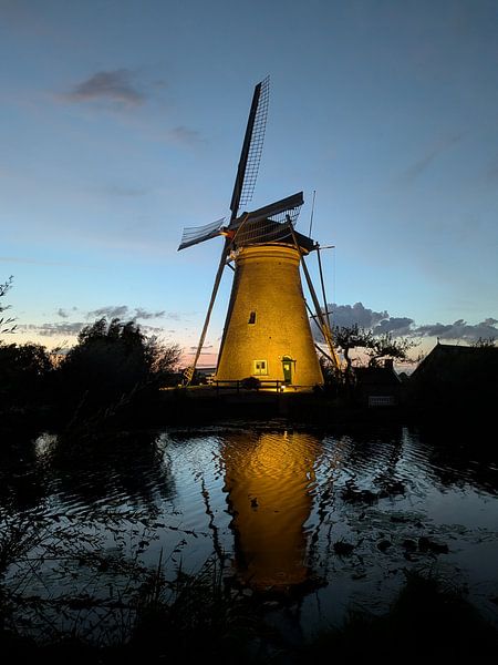 Kinderdijk by night by Wouter van der Mark