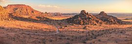 Namibia Damaraland Panorama im Abendlicht von Jean Claude Castor