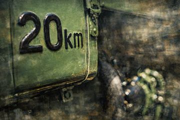 Dekonstruierte Stadtstrukturen um Vintage Fahrzeug in moderner Kunstkomposition