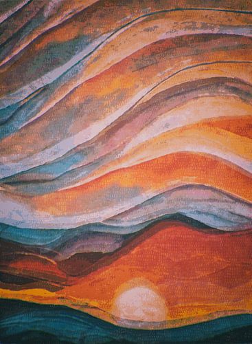 Modern abstract, zakkende zon in berglandschap