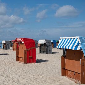 Bunte Strandstühle von Ooks Doggenaar