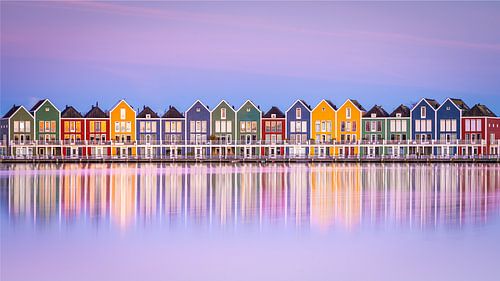 De kleurrijke huizen van Houten, NL