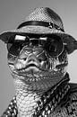 Stijlvolle slang met hoed en zonnebril, monochroom van Poster Art Shop thumbnail