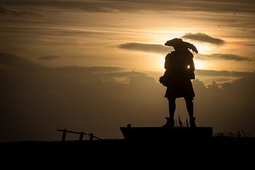 Willem de Vlamingh Vlieland tijdens zonsondergang. van Gerard Koster Joenje (Vlieland, Amsterdam & Lelystad in beeld)