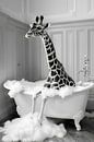Erhabene Giraffe in der Badewanne - Ein einzigartiges Badezimmerbild für Ihr WC von Poster Art Shop Miniaturansicht