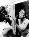 Salvador Dali schneidet sich den Schnurrbart von Bridgeman Images Miniaturansicht